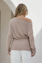 Zuckersüßer schulterfreier Strickpullover Braun