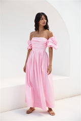 Bella schulterfreies Maxikleid Rosa