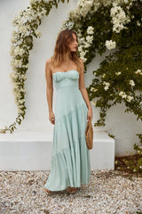 Ruhiges und gesammeltes Maxikleid Salbei