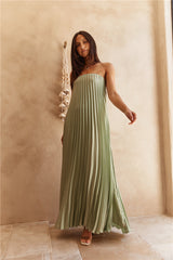 Gentle Journey trägerloses Maxikleid Salbei