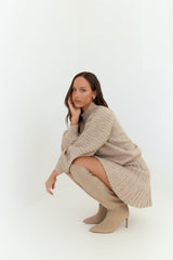 Saisonales Strickpullover Kamel