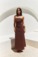 Yasmin trägerloses Maxikleid Braun
