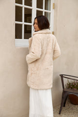 Fuzzy Feeling Mantel Beige