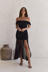 Maxikleid Soft Shadows aus Mesh mit Carmen-Ausschnitt, Schwarz