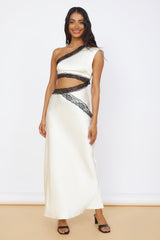 Satin-Maxikleid „Limitless Love“ Champagner