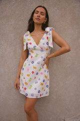 FORTUNATE ONE On Vacay Minikleid mit Santorini-Print