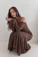 Here For Love schulterfreies Mesh-Maxikleid Schokolade