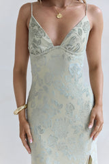 Maxikleid aus Mesh „Far And Away“ Salbeigrün