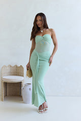 Mesh-Maxikleid „Caught Your Eye“ trägerlos Salbeigrün