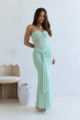 Mesh-Maxikleid „Caught Your Eye“ trägerlos Salbeigrün