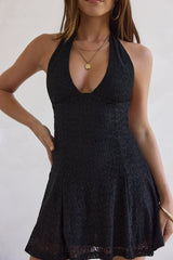 Traumfrau-Minikleid mit Neckholder in Schwarz