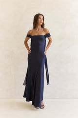 Maxikleid aus Satin mit Off-Shoulder-Trägern „Late Night Dreams“ Navy
