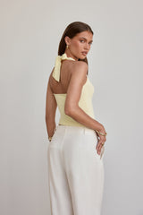 BASE Luxe Rib Simple Silhouette Neckholder-Top Gelb