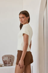 Old Money Hour Flauschiger Kurzarmpullover aus Strick Weiß