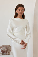 Cross The Skies Satin-Maxikleid mit langen Ärmeln, Weiß