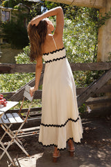 Voll investiertes Maxi-Kleid Beige