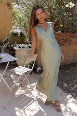 Junges Volk Satin Maxikleid Salbei