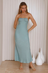Midi-Kleid „Holding Back“ Salbeigrün