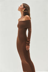 Angels Sing schulterfreies Strick-Maxikleid Schokolade