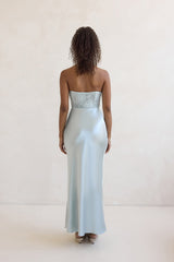 Away With You Satiniertes trägerloses Maxikleid Blau