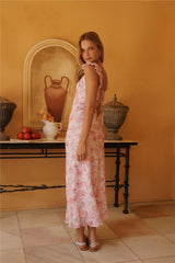 Midi-Kleid „Rosenblüten-Reverie“ in Rosa
