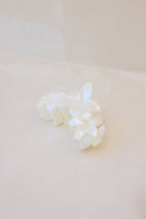 Pearl Flowers Claw Clip White